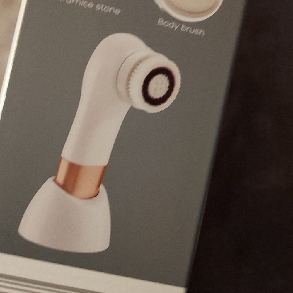 Visage facial cleanser new in box - Picture 2 of 5